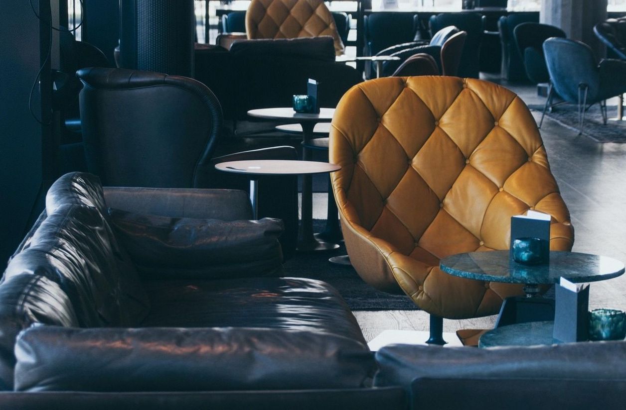 Restaurant table setting